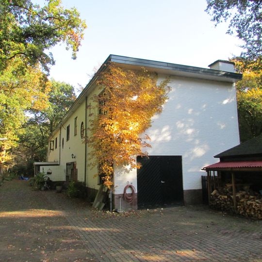 Blokje van drie nazorgwoningen, onderdeel van het complex zonnestraal