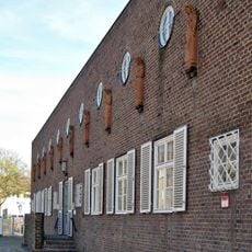 Five wise and five foolish virgins