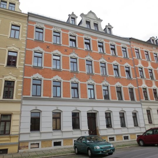 Mietshaus in geschlossener Bebauung Leonhardtstraße 17