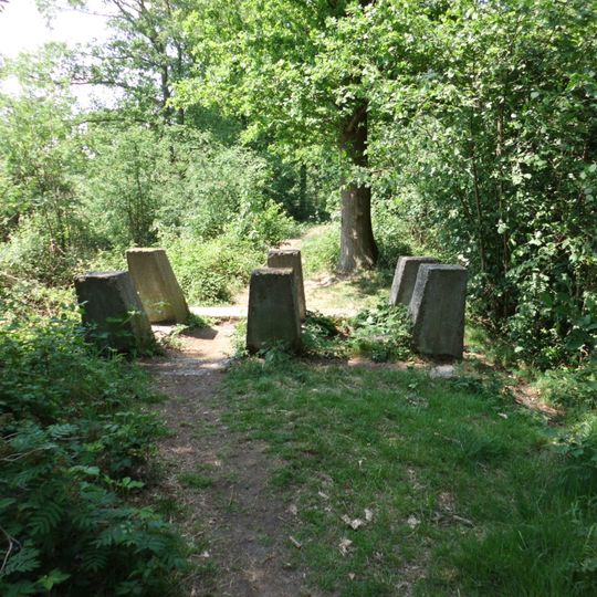 Betonnen tankversperring op de Asschatterkade