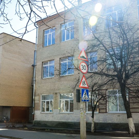 Volodymyrska St., 51