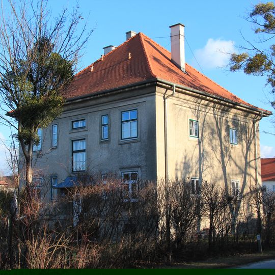 Arbeiter-/Angestelltenwohnhaus