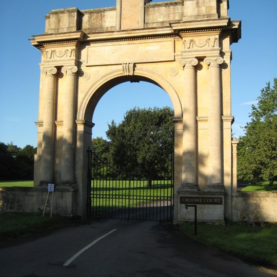 Pershore Lodge And Gates