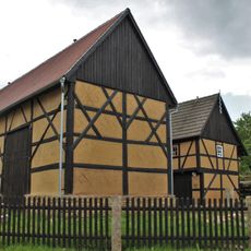 Wohnstallhaus mit integrierter Scheune und Seitengebäude eines Zweiseithofes Dorfstraße 23