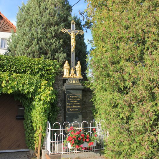 Betkreuz mit Kreuzigungsgruppe Lehngutweg 5