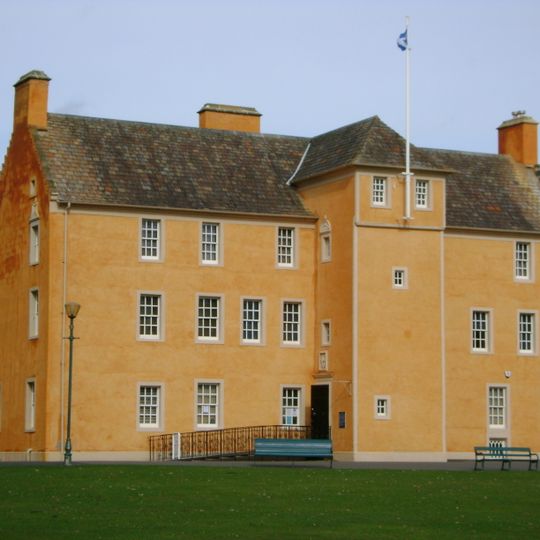 Pittencrieff House
