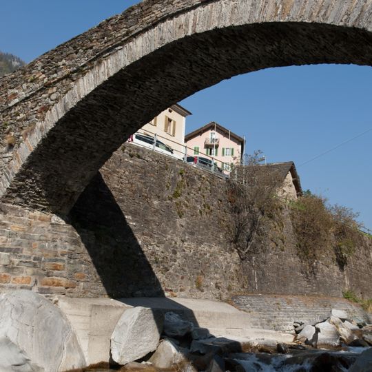 Ponte in pietra