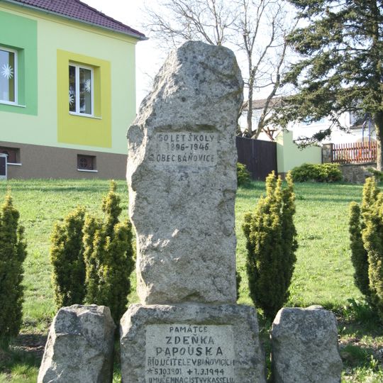 Památník 50 let školy v Báňovicích