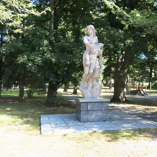 Pomník osvobození v parku v Národní ulici ve Varnsdorfu