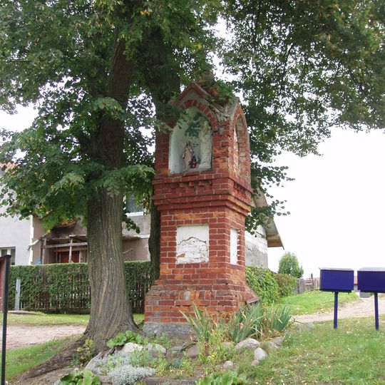 Kapliczka przydrożna, na działce nr 20