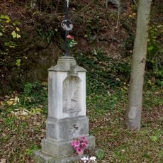 Kříž v Červené u mostu přes Orlici