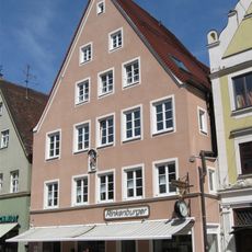 Wohn- und Geschäftshaus