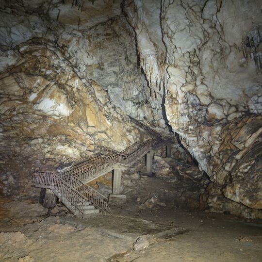 Satsurblia Cave