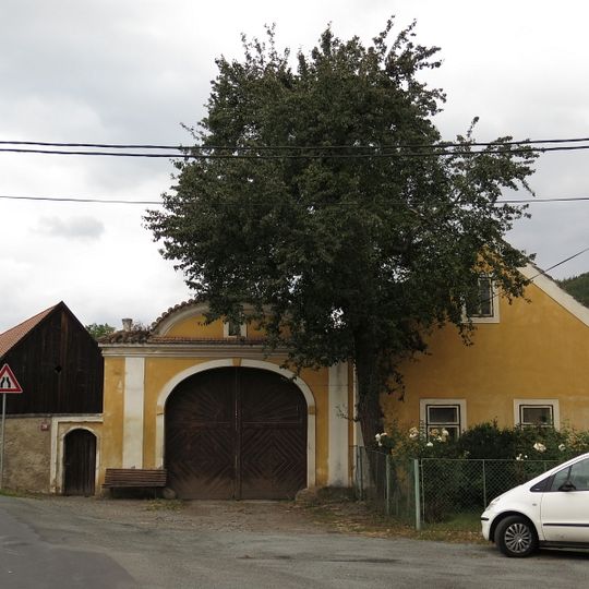 Zemědělský dvůr čp. 28