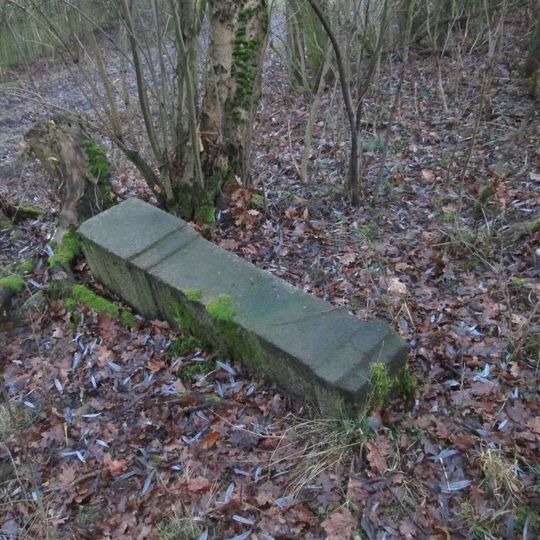 Kříž u Zhoře na rozcestí