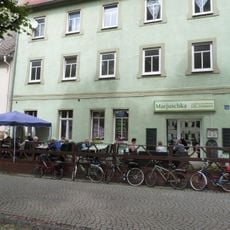 Wohnhaus in halboffener Bebauung und in Ecklage Markt 16