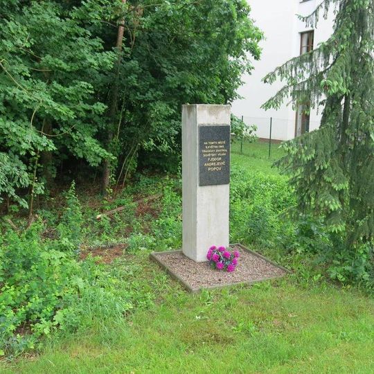 Pomník rudoarmějce v Týnišťské ulici v Třebechovicích pod Orebem