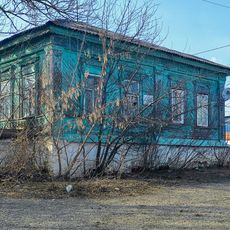 Деревянный жилой дом с ажурной резьбой (Данков)