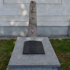 Cmentarz przykościelny z grobem J. Niemojewskiego, zm. 1839 r.