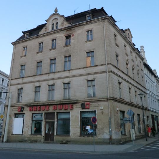 Drei Raben; Zum Kulmbacher; Mietshaus mit Restaurant in geschlossener Bebauung, Kopfbau mit Schützenstraße zum Postplatz Postplatz 7