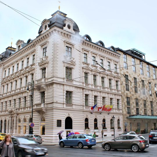 Four Seasons Hotel