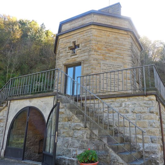 Ossario ai civili uccisi nella rappresaglia di Crespino del Lamone