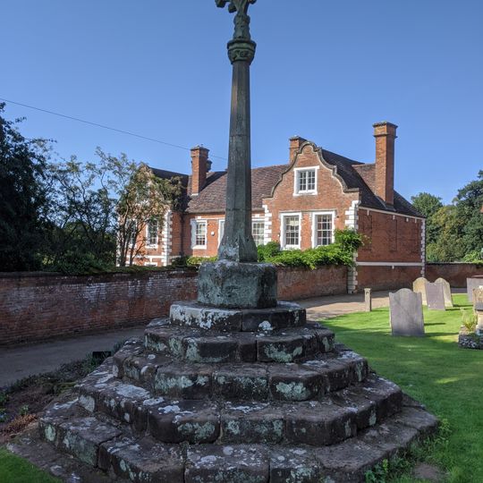 Churchyard cross in St John the Baptist's churchyard