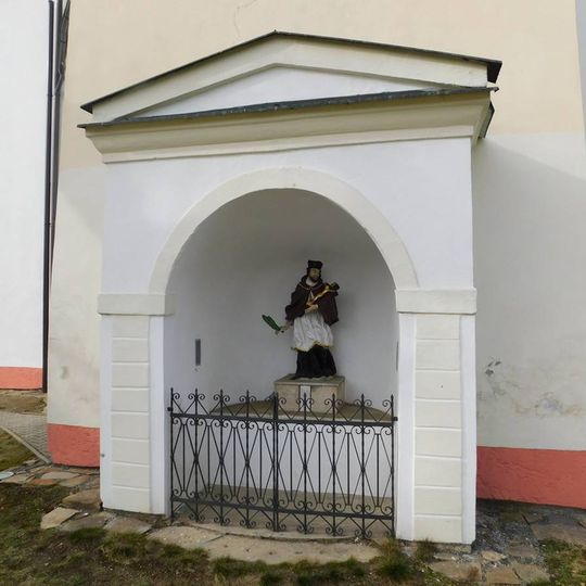 Kaple svatého Jana Nepomuckého u kostela svatého Václava v Lukavci