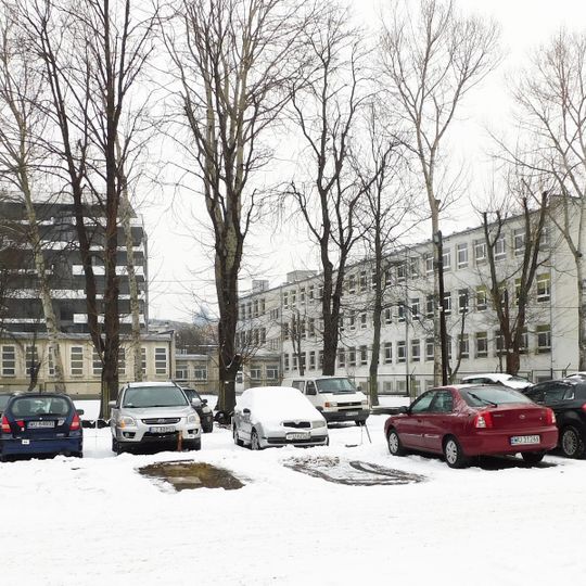 Budynek szkolny przy ulicy Szczęśliwickiej 46