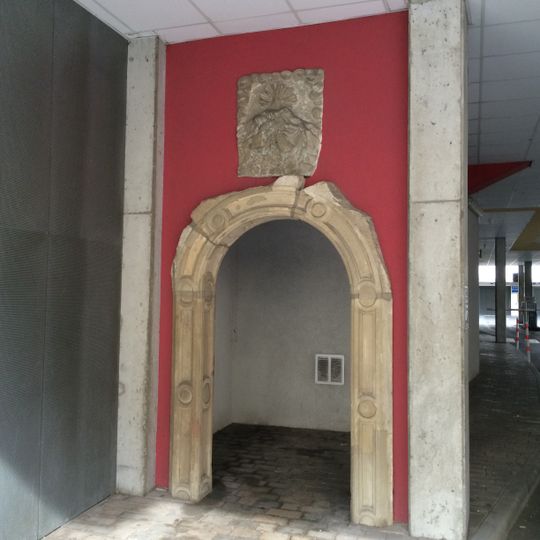 Wiedereingebautes Portal