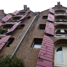 Pakhuis met puntgevel