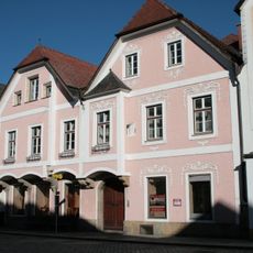 Wohn- und Geschäftshaus