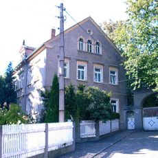 Wohnhaus in offener Bebauung Dresdener Straße 10