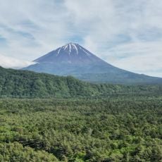 Fujisan, sacred place and source of artistic inspiration