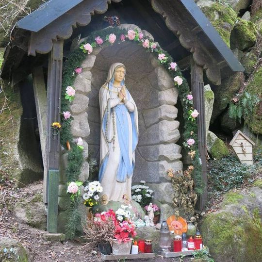 Kaplička Panny Marie ve skále jihovýchodně od Konstantinových lázní