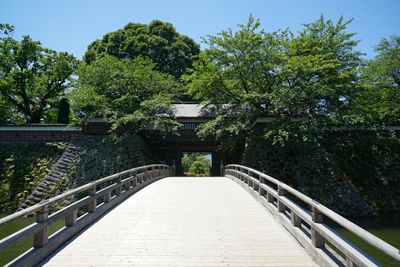 입구 1