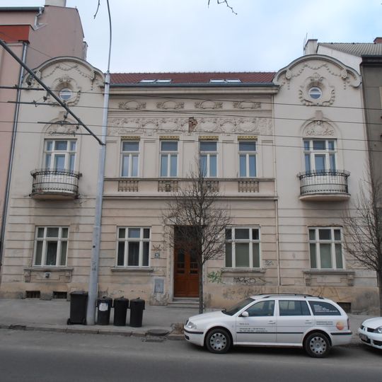 Slovanské náměstí 10