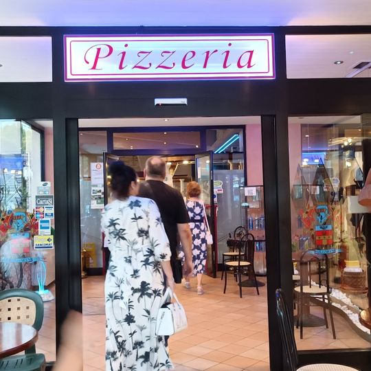 Pizzeria