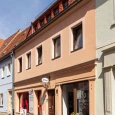 Wohnhaus in geschlossener Bebauung Waldheimer Straße 2