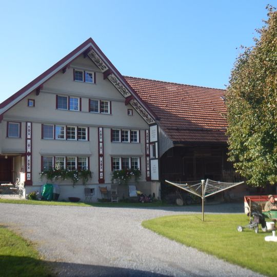 Bauernhaus mit Stall