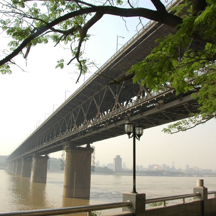 Мост Циншань через Янцзы – 938 м