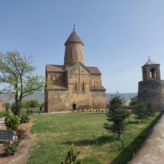 Მეტეხის ღვთისმშობლის ტაძარი, სამრეკლო და გალავანი
