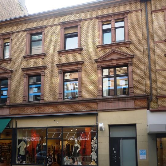 Wohn- und Geschäftshaus