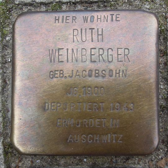 Stolperstein en memoria de Ruth Weinberger