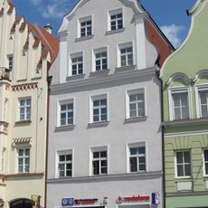 Wohn- und Geschäftshaus