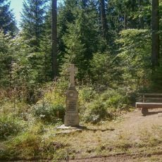 Kříž na křížové cestě u Stříbrnic