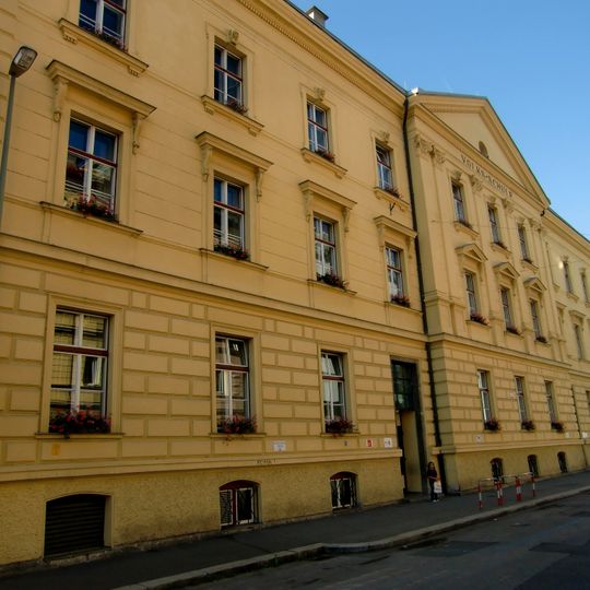 Volksschule Dreiheiligen