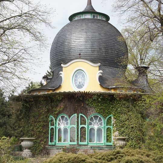 Künstlervilla und Garteneinfriedung Hoyerswerdaer Straße 7