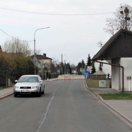 Kříž v Hati u hraničního přechodu