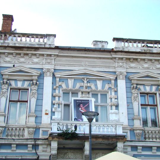 Historical building in 19 Eroilor Boulevard, Cluj-Napoca